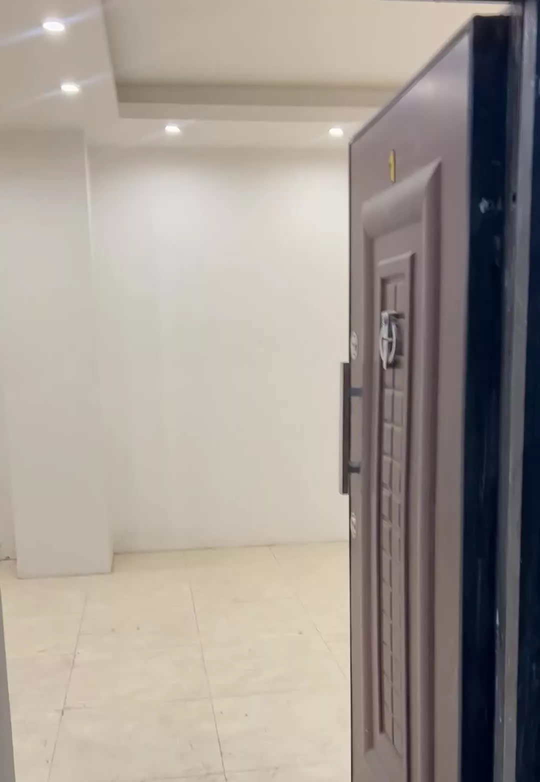 آپارتمان نو ساز ۸۵ متری بلوار راغب خیابان دانش