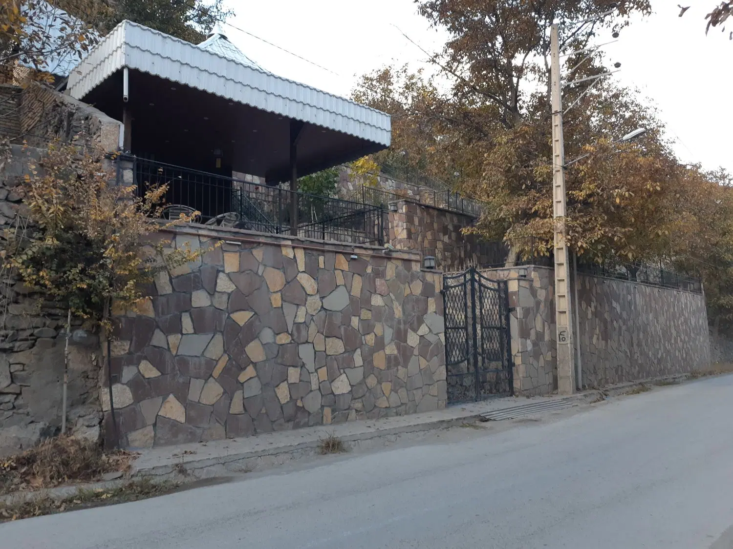 باغ ویلا نغندر طرقبه