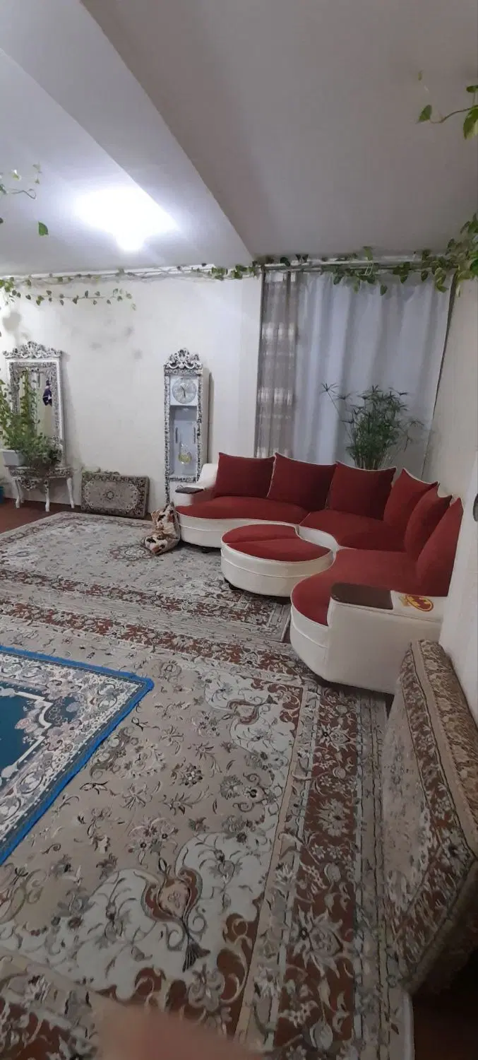 یک خوابه ۵۵ متری پاوان طبقه یکم بالای همکف مرتب