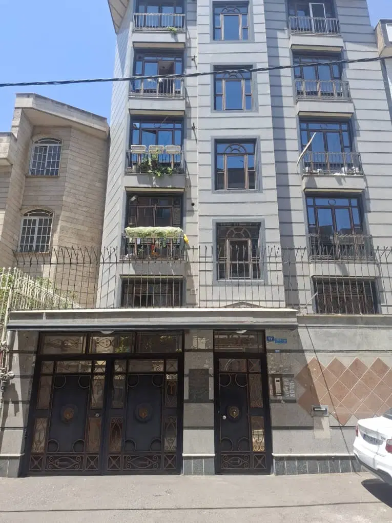 132 متر پیروزی دهم‌ فروردین