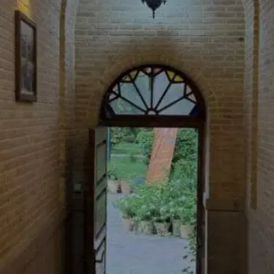 اجاره خونه طبقه بالاهمکف خ رازی