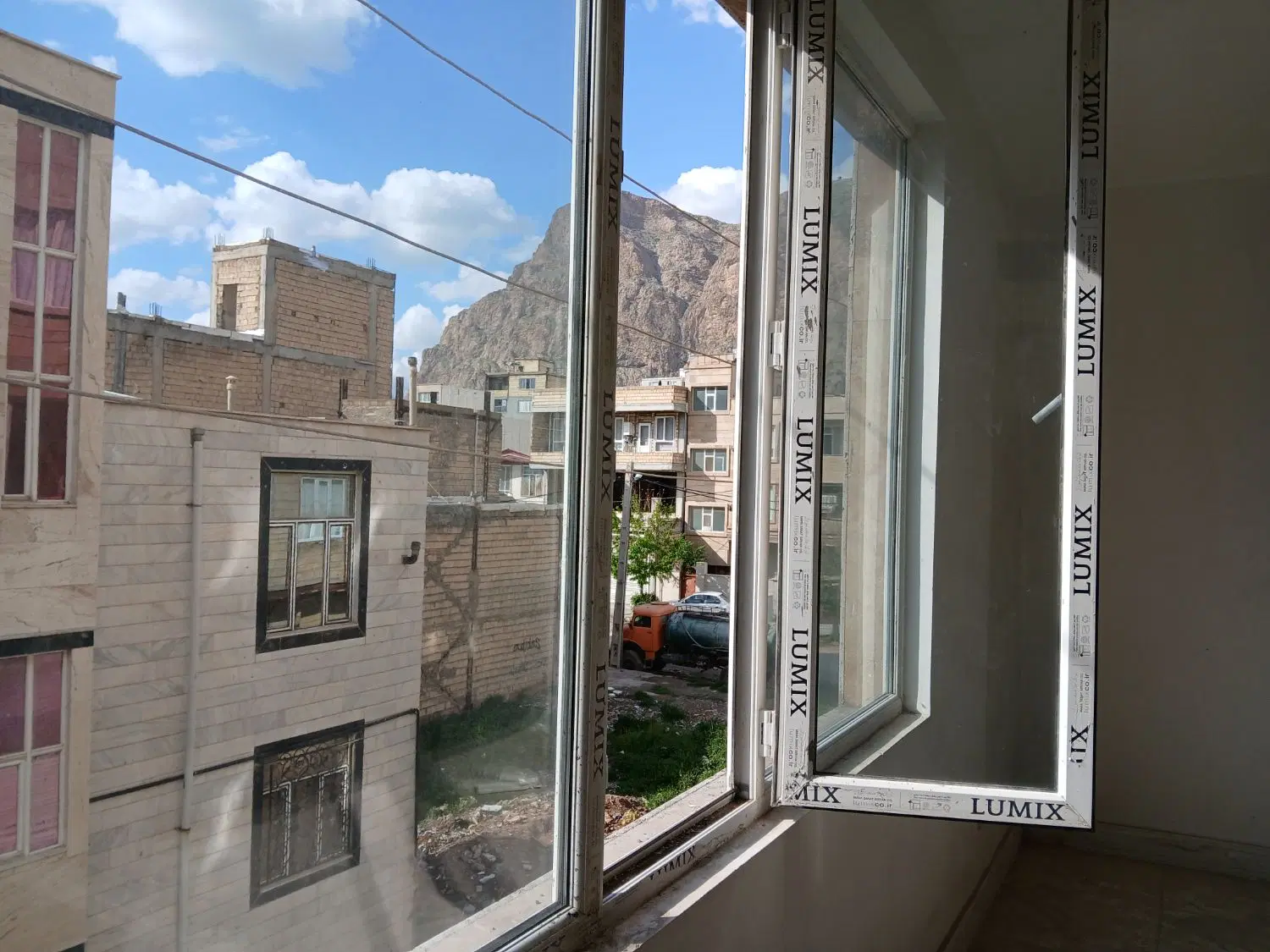 آپارتمان‌ تاپ لوکیشن ۱۰۷متری شهرک شهرداری