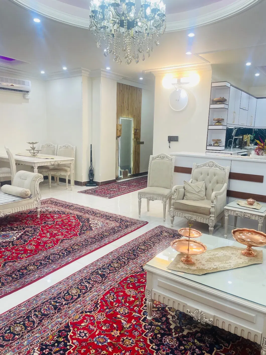 واحد ۱۱۰ متری چهارباغ