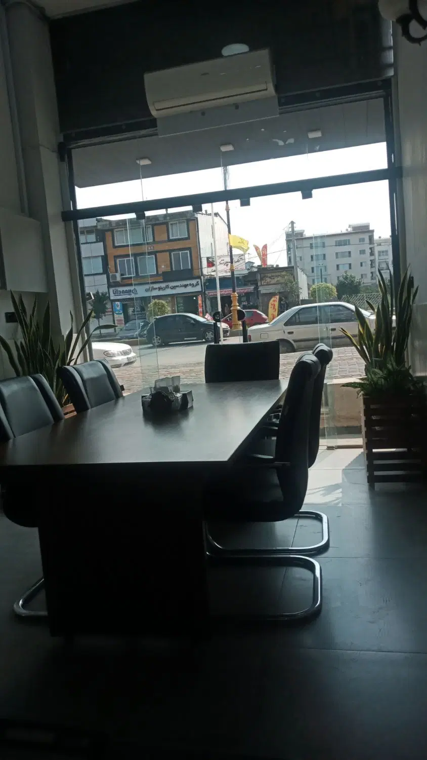 مغازه ۳۸ متری با بالکن خیابان ۱۷شهریور