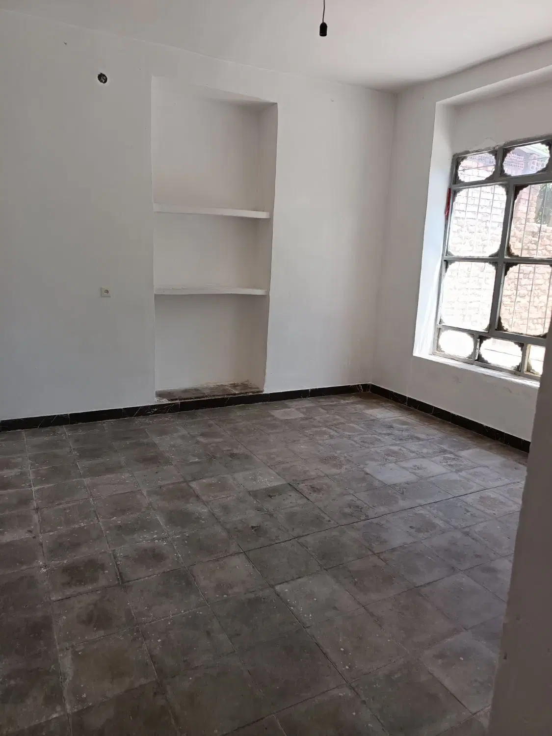 سوئیت 40 متری حیاط مشترک خیابان مختح