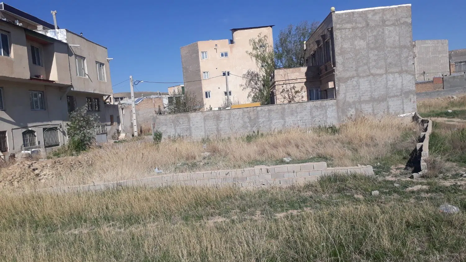 زمین مسکونی سند دار و جواز ۳ طبقه