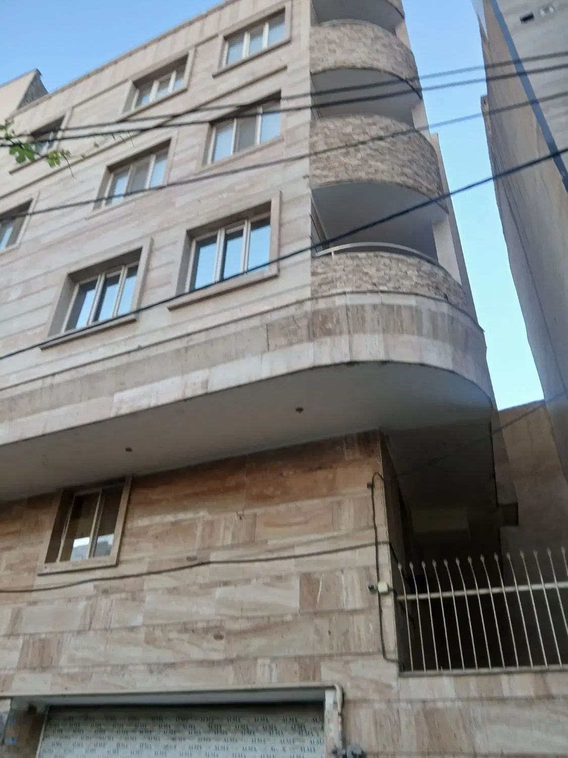 گوهردشت کوی اتحادتهاتر با ویلا  بالای ۵۰۰ متر