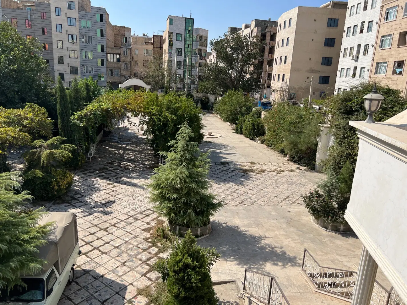 زمین چهار بر