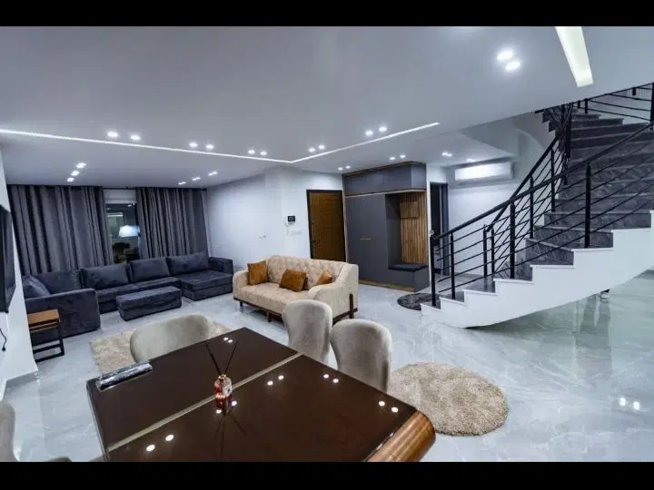 باغ ویلا زردنجان لوکس