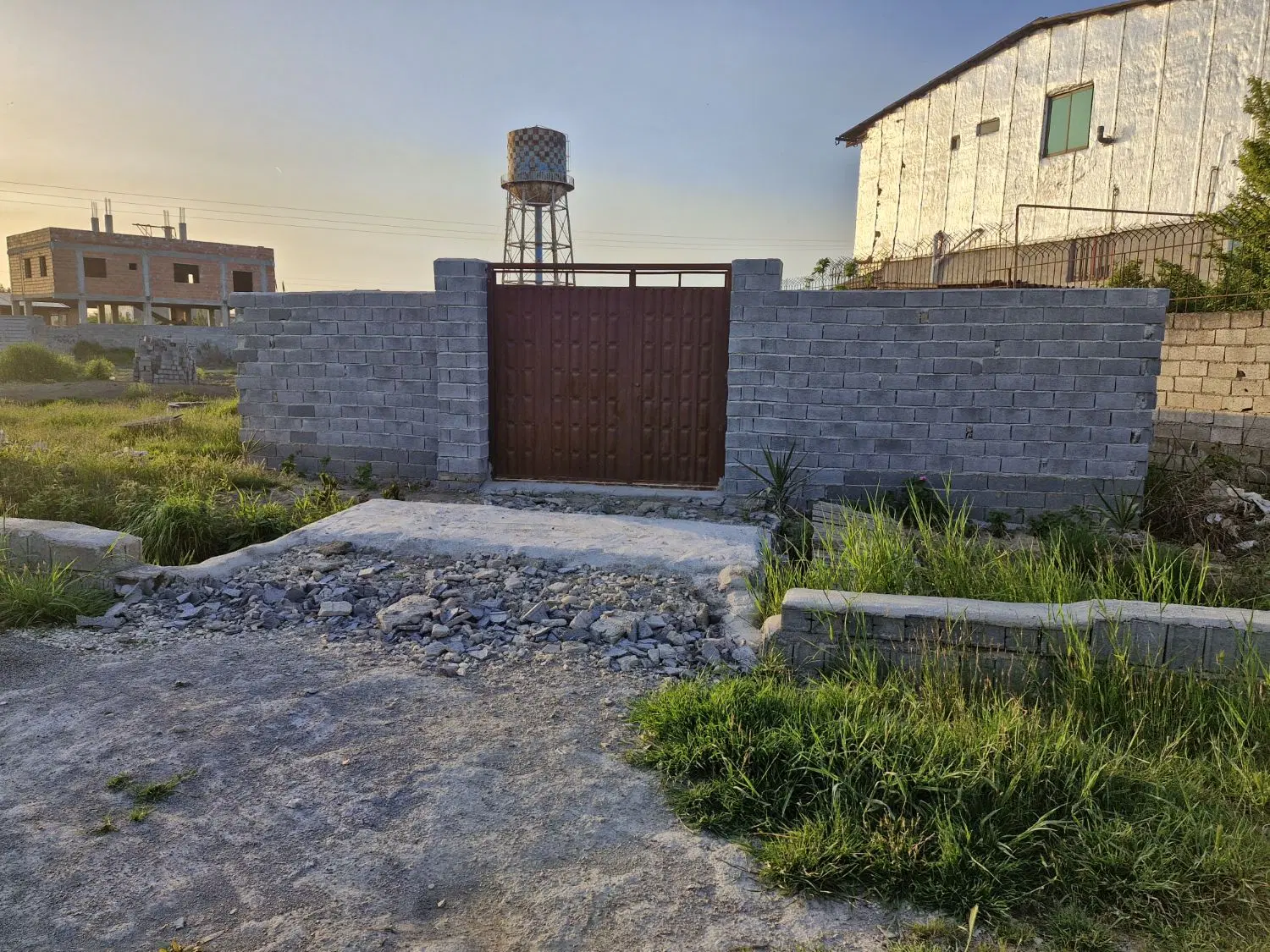 مسکونی ۲۲۶ متری (اول پنبه چوله برآسفالت)