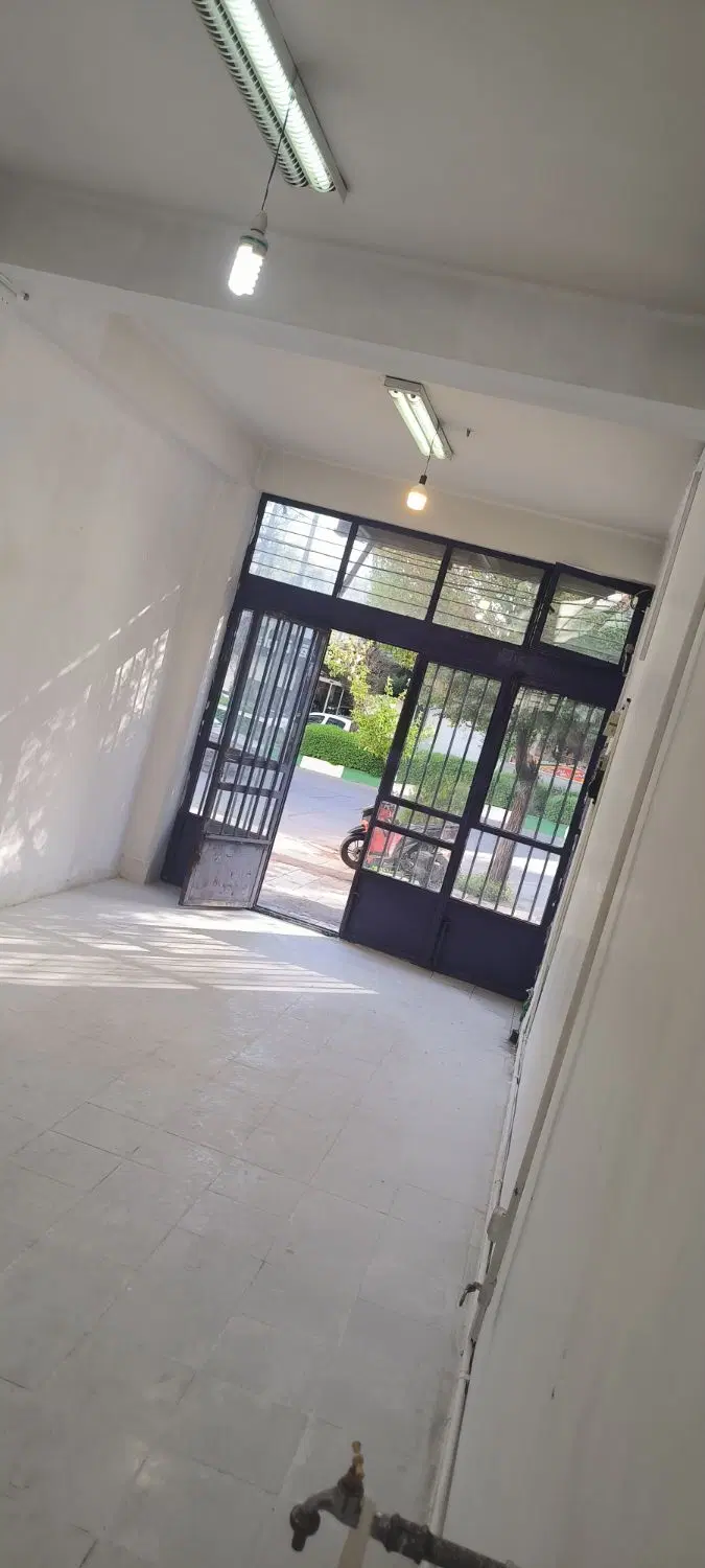 اجاره چند باب مغازه تجاری