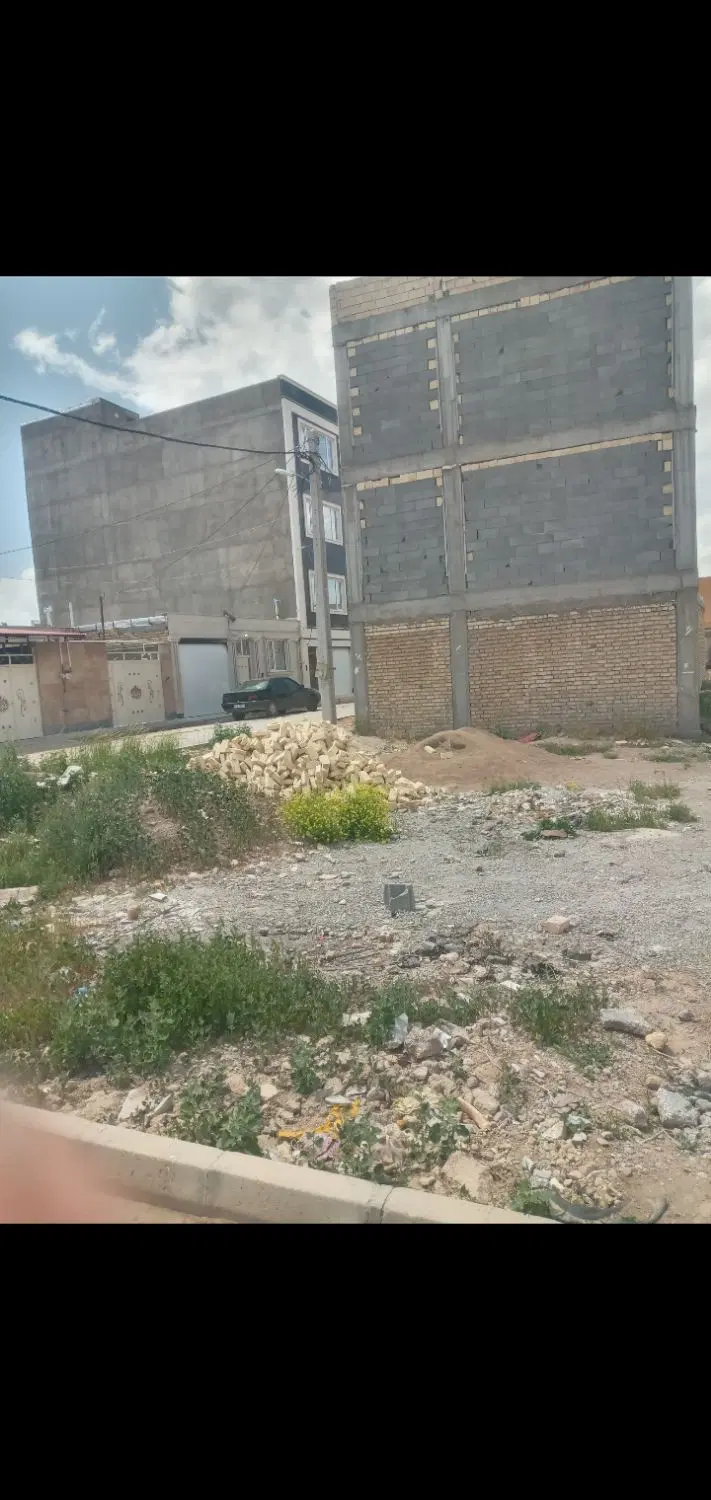 زمین فروشی
