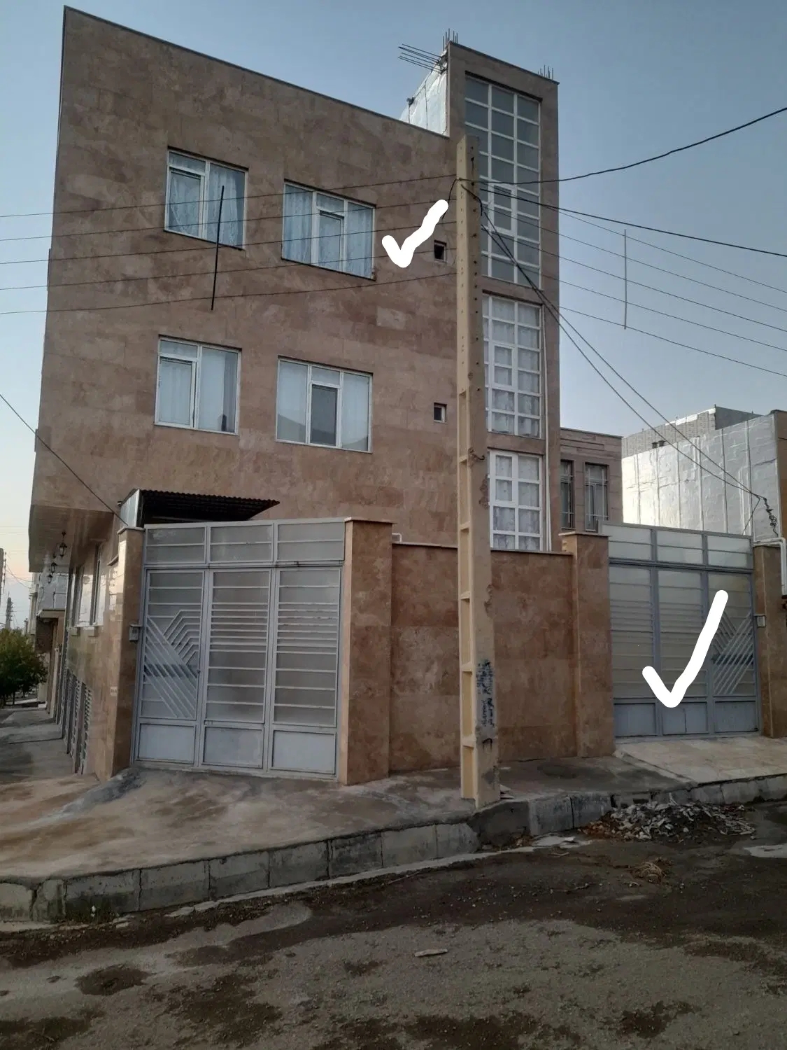 طبقه دوم عبور جدا شهرک ولیعصر