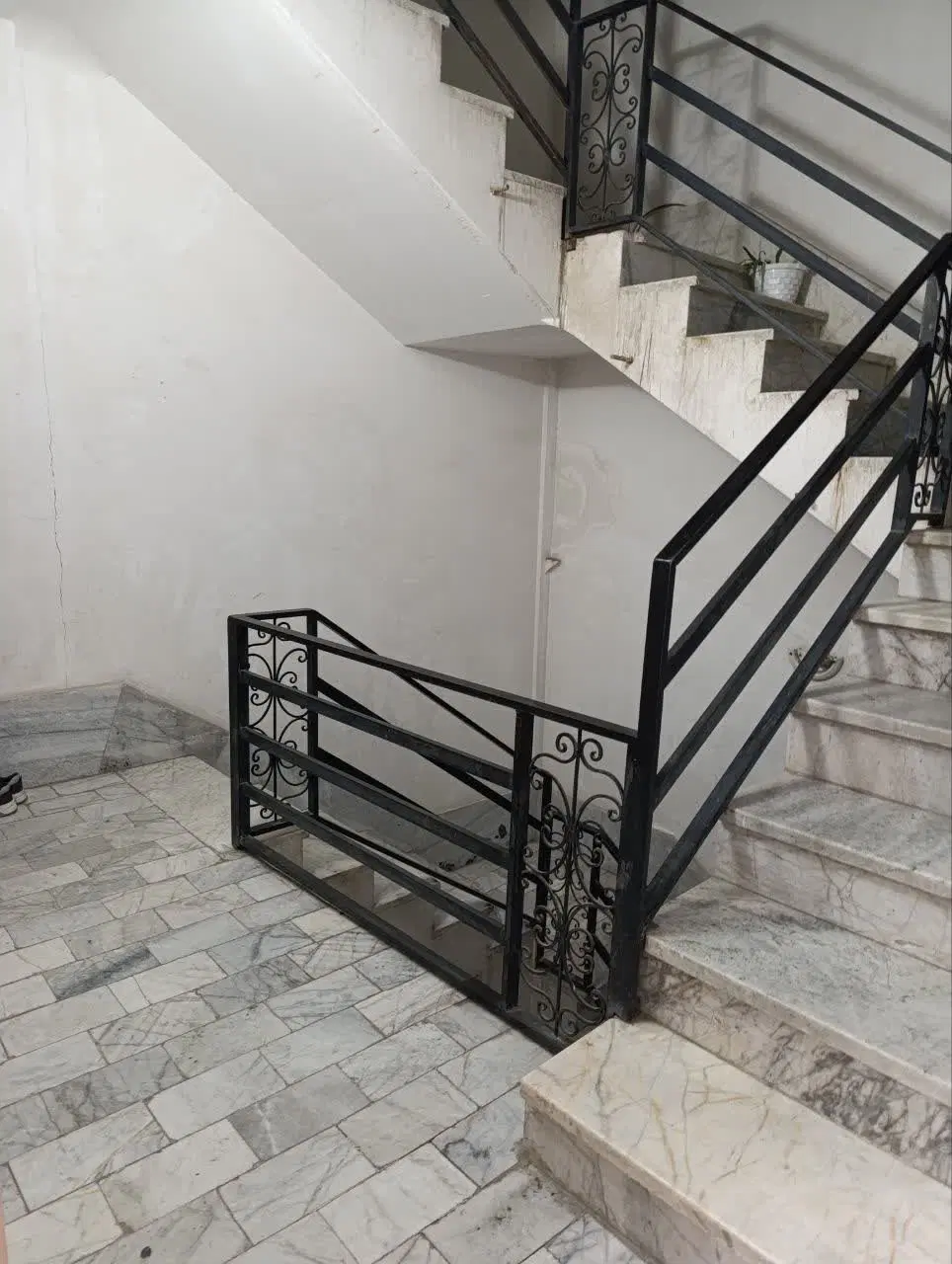 ۶۱ متری دو خواب سند دار