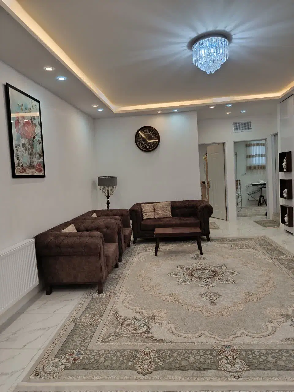 اپارتمان ۳ طبقه تازه ساز