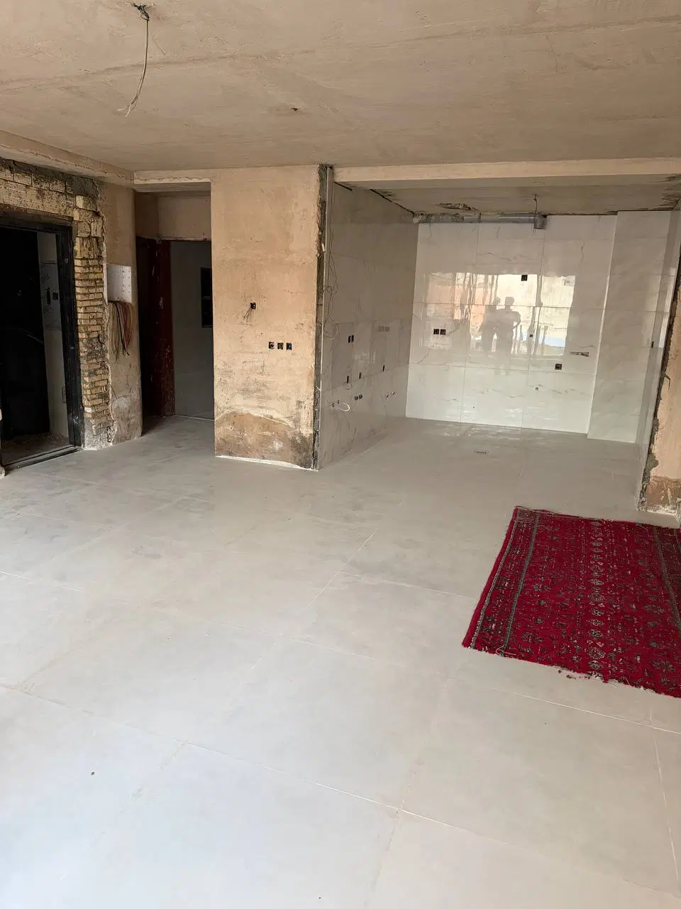 آپارتمان ۸۵متری طبقه اول سیمین فوق لاکچری