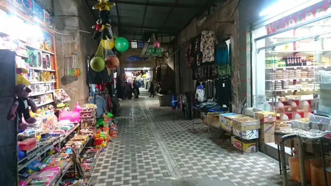 مغازه فروشی راسته بازار سرپوش