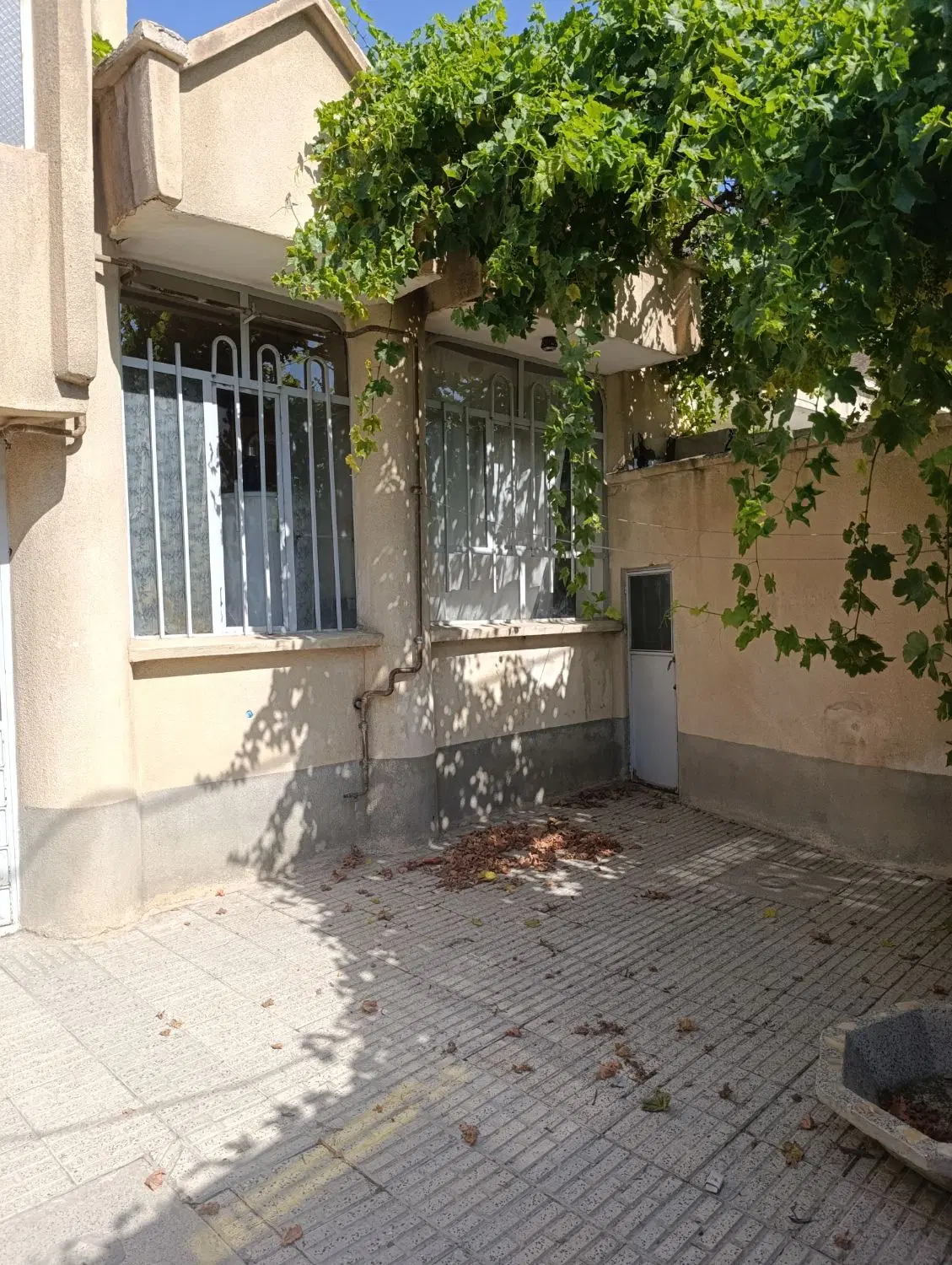 فروش ساختمان بر خیابان عظما