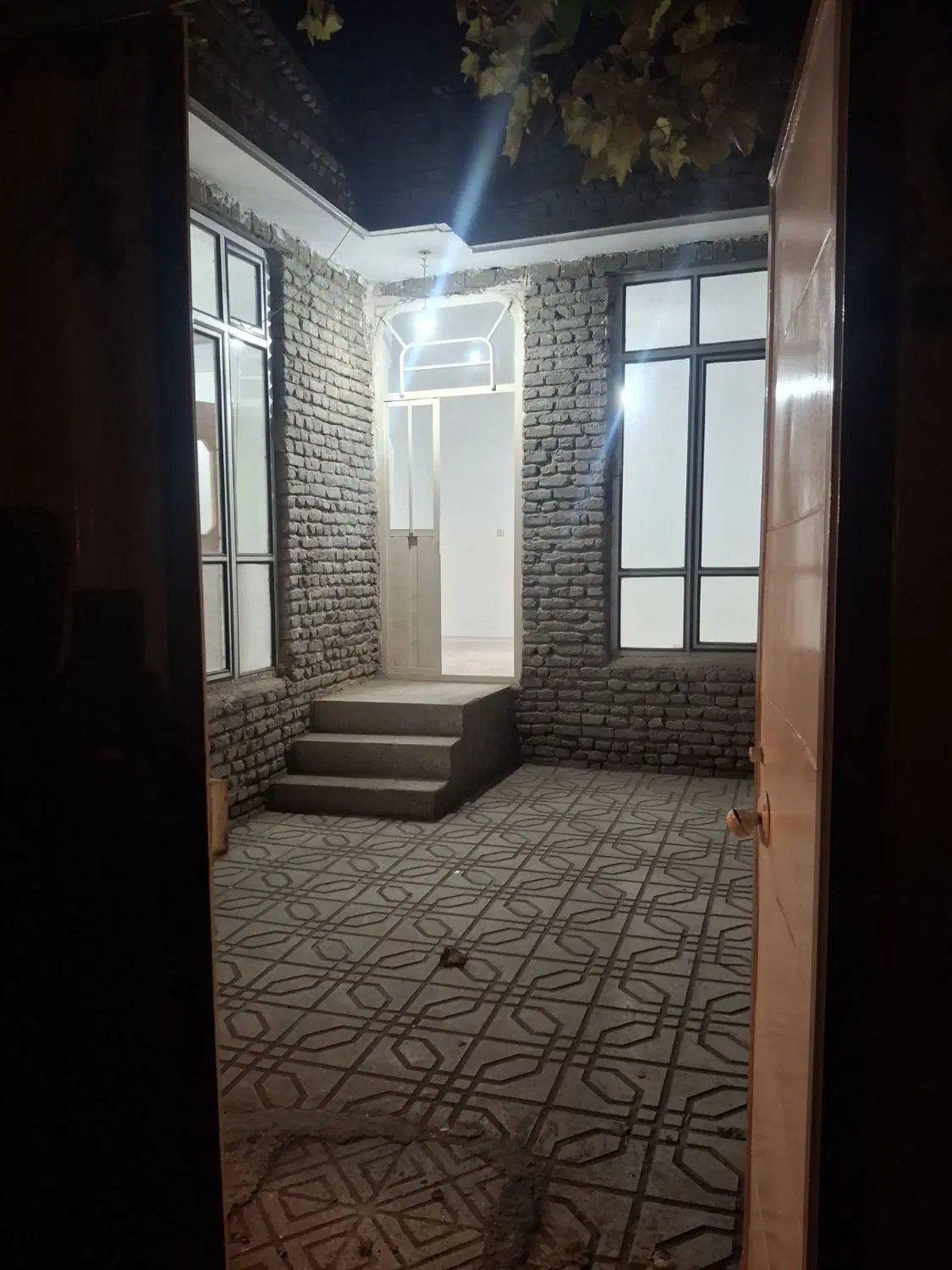 اجاره حیاط مسکونی دربست