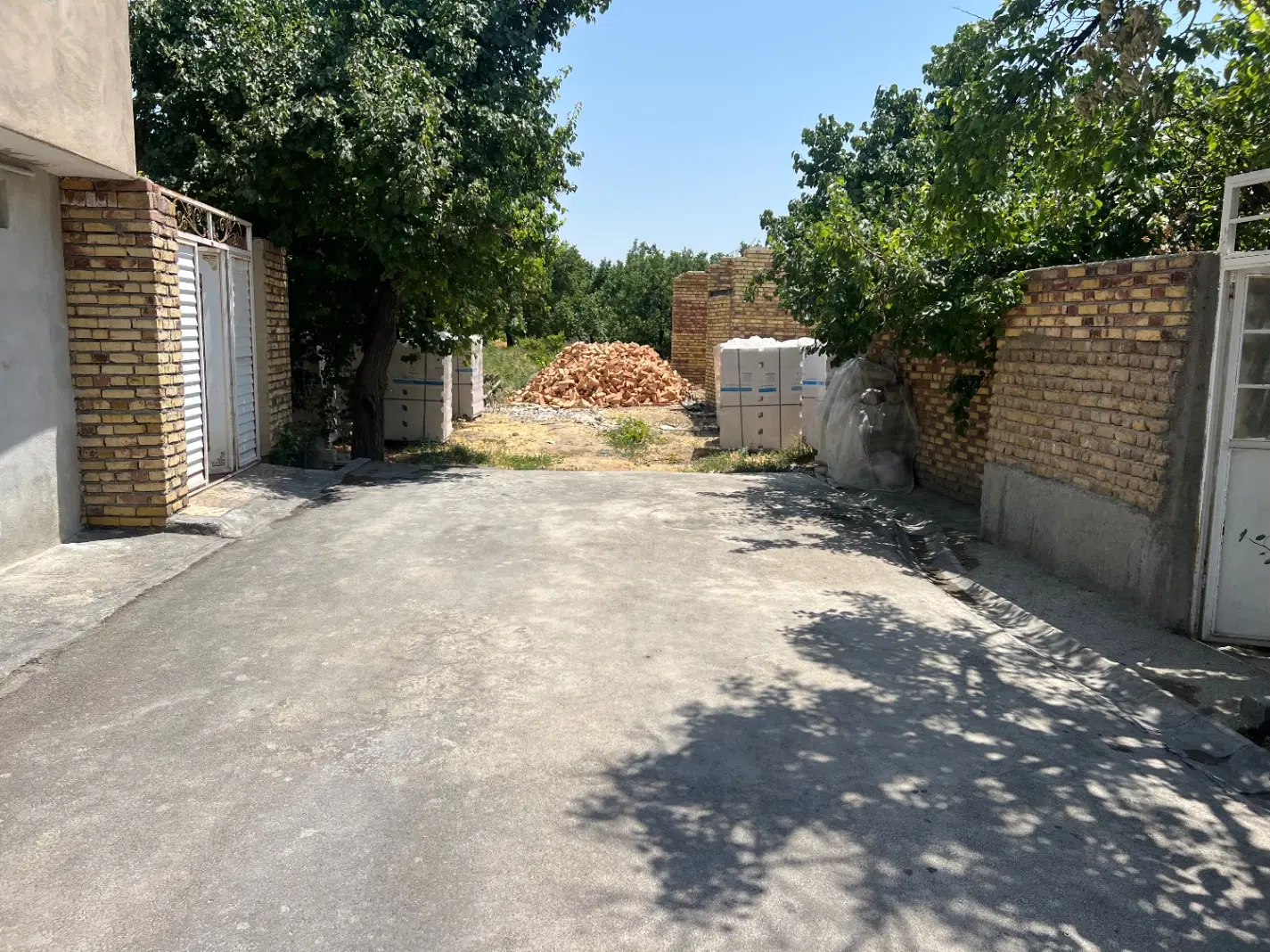 زمین مسکونی