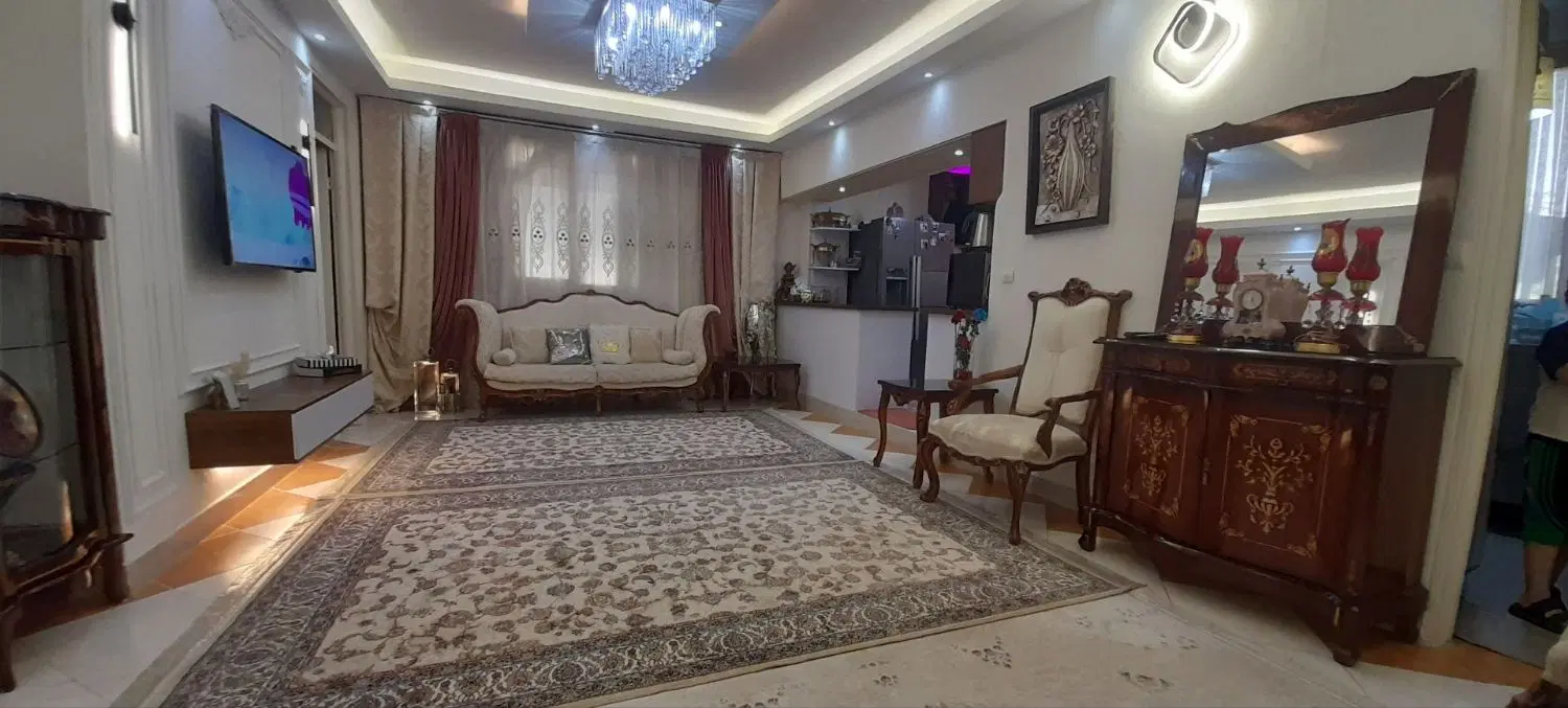 72متری مجتمع مهرگان