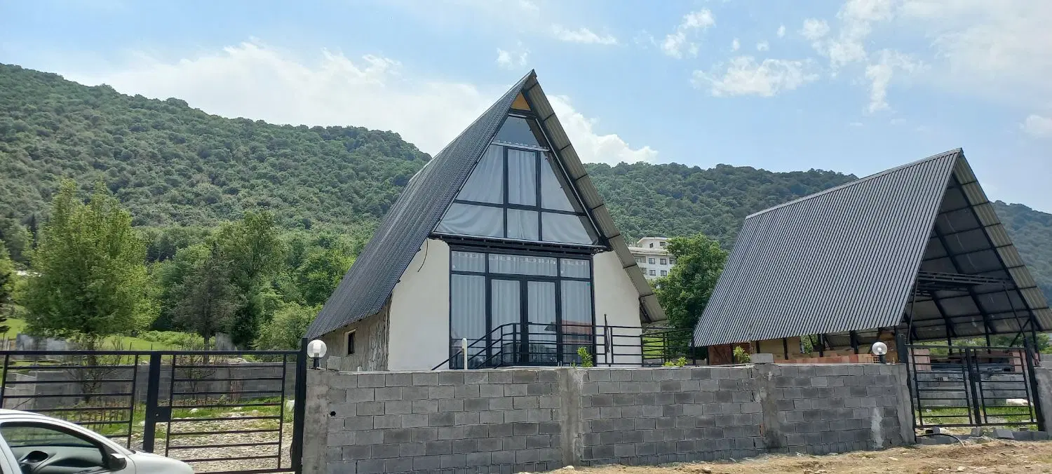 کلبه سوییسی جنگلی دربست