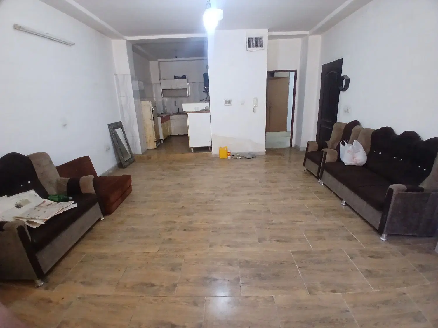 خانه ۹۳متری ویلایی طبقه همکف مرکز شهر