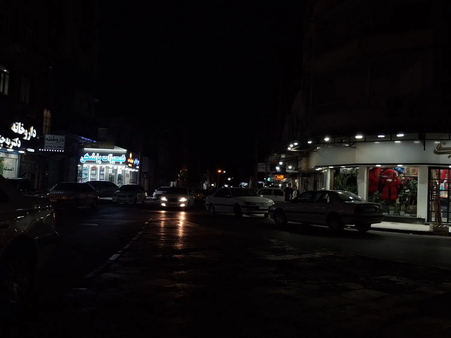 تجاری مسکونی روبروی شیرخورشید