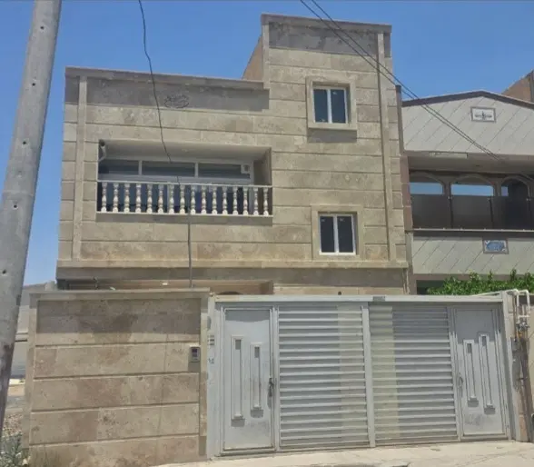 رهن همکف حیاط ماشین رو روبه روی بیمارستان