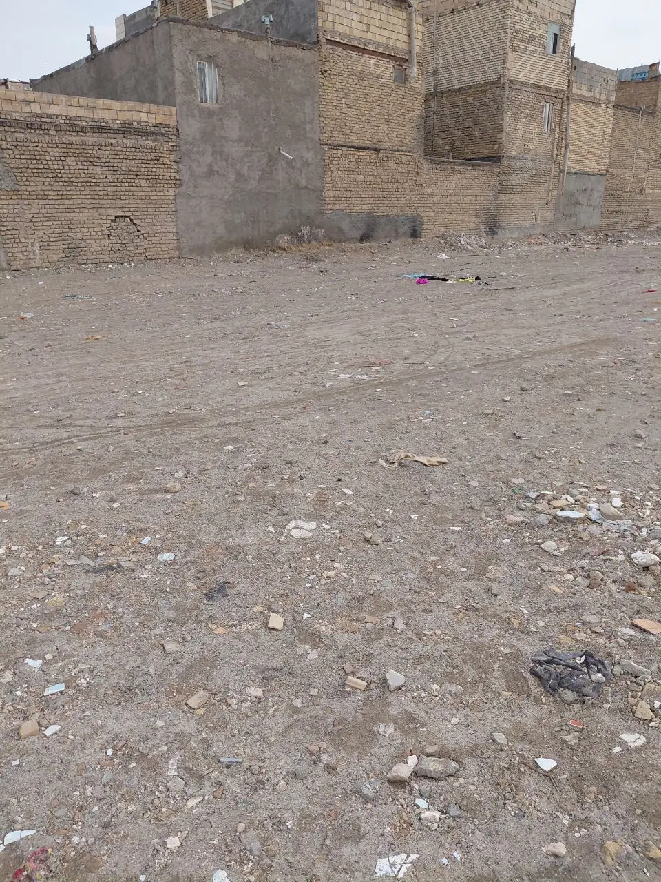 زمین فروشی