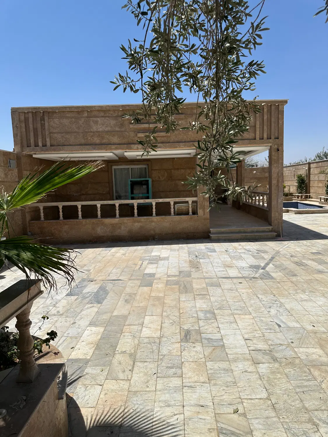 فروش باغ ۶۰۰ متری در قلعه سفید بر خیابان اصلی