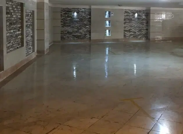 ۱۸۰ متر اداری _ همکف _۲۰۰ متر حیاط در اختیار