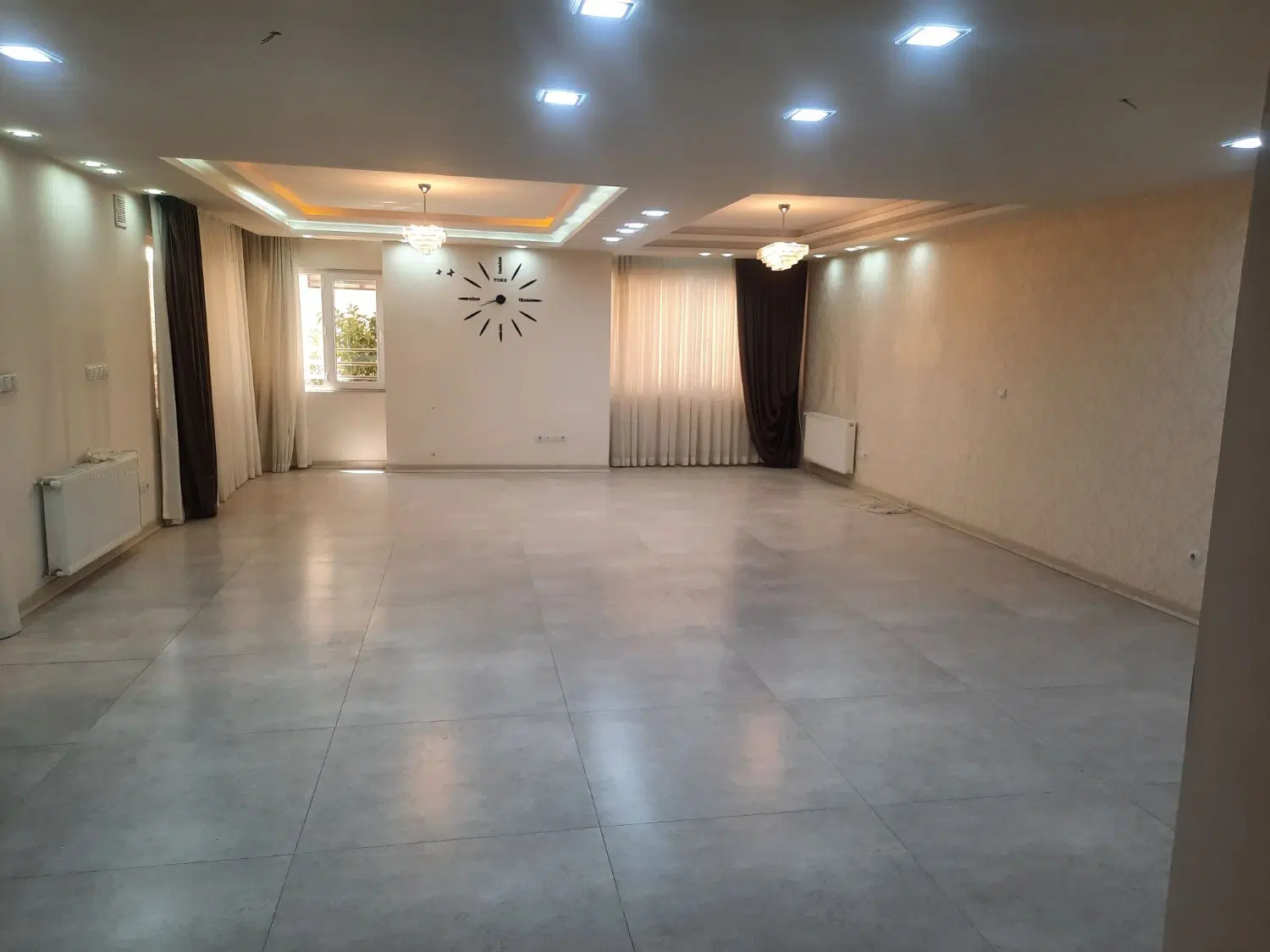 آپارتمان ۳ خوابه تک واحدی ۲۲۰ متری