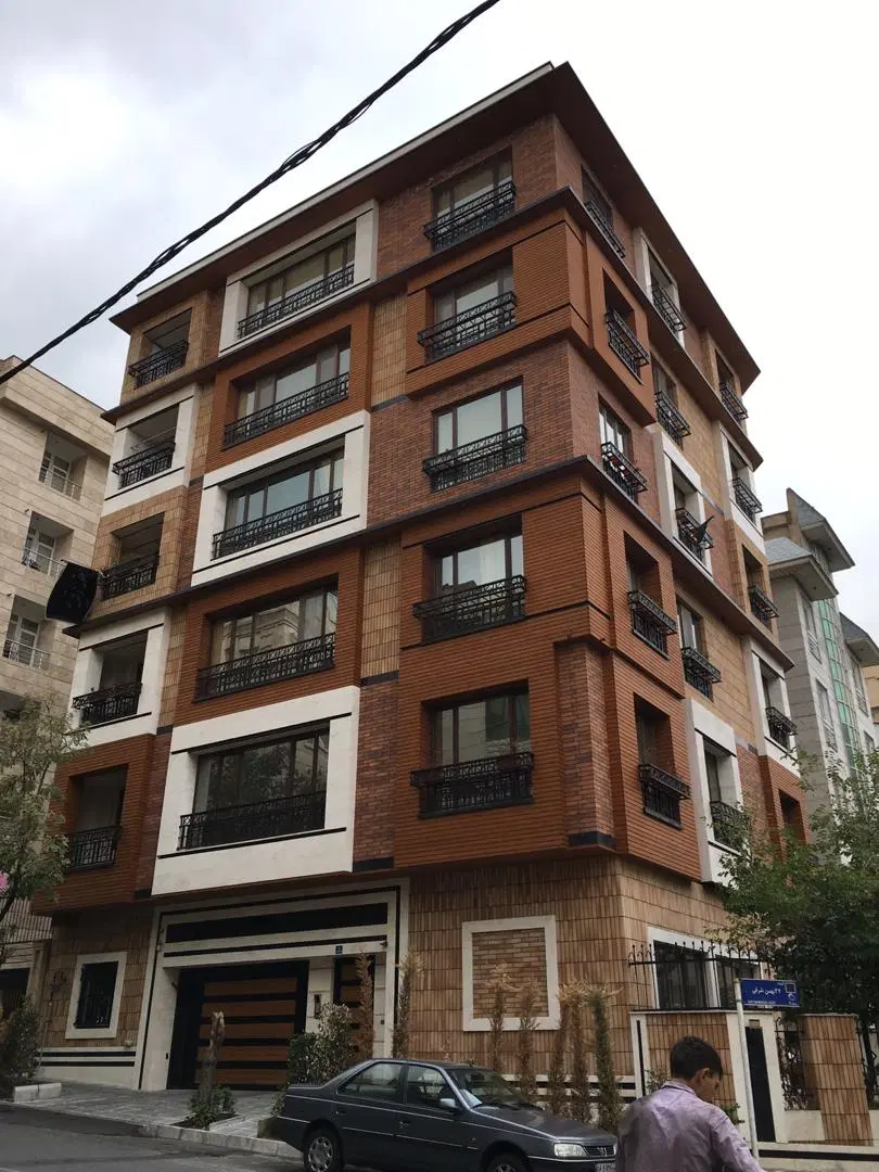 120 متر  _  نوساز  _ تاپ لوکیشن _ رو به آفتاب