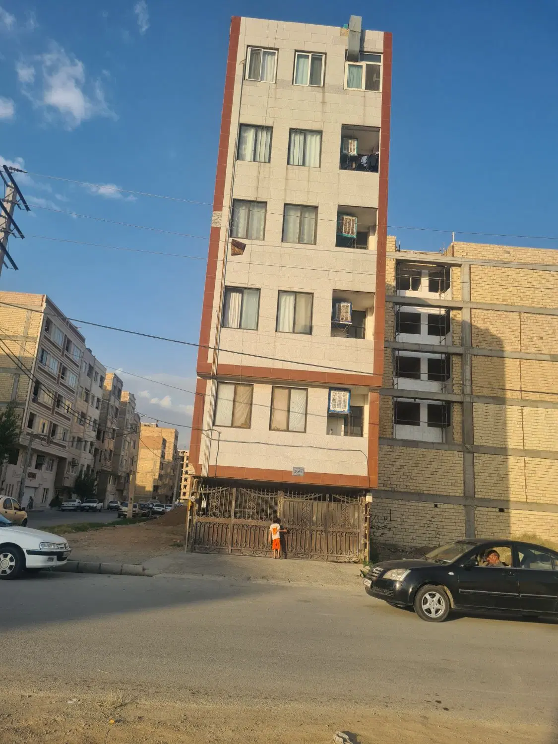 یک دستگاه آپارتمان در کرج محله خرم دشت