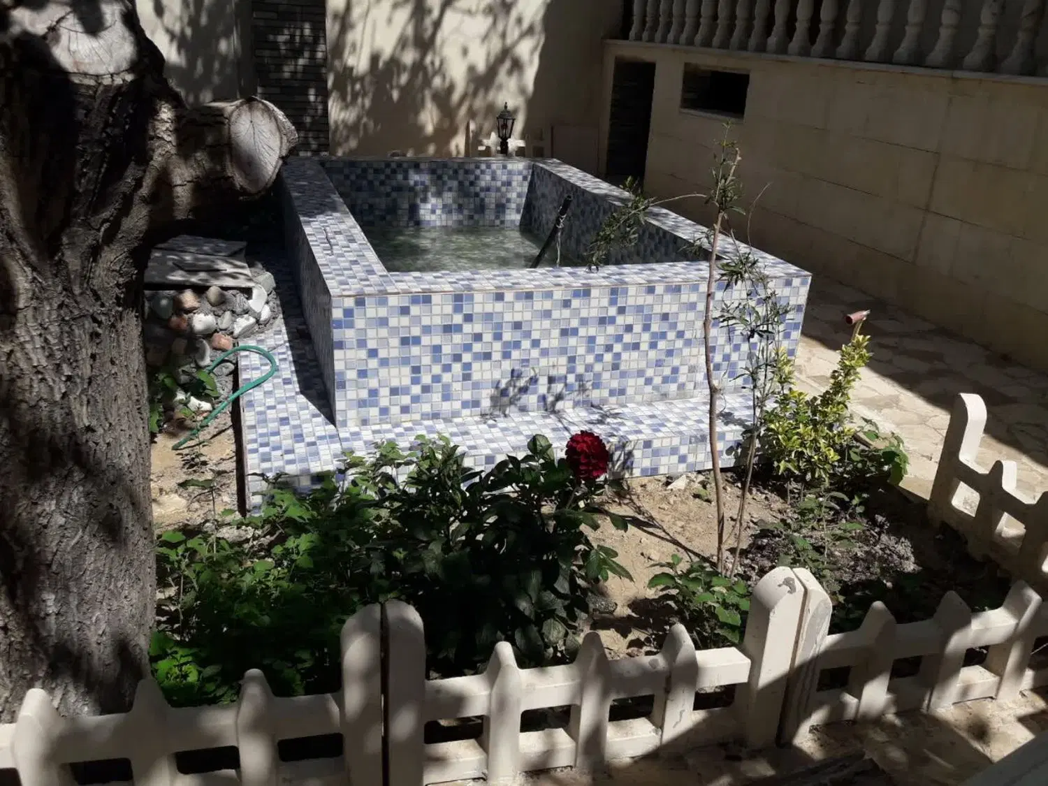 باغ بهادران -خانه باغ