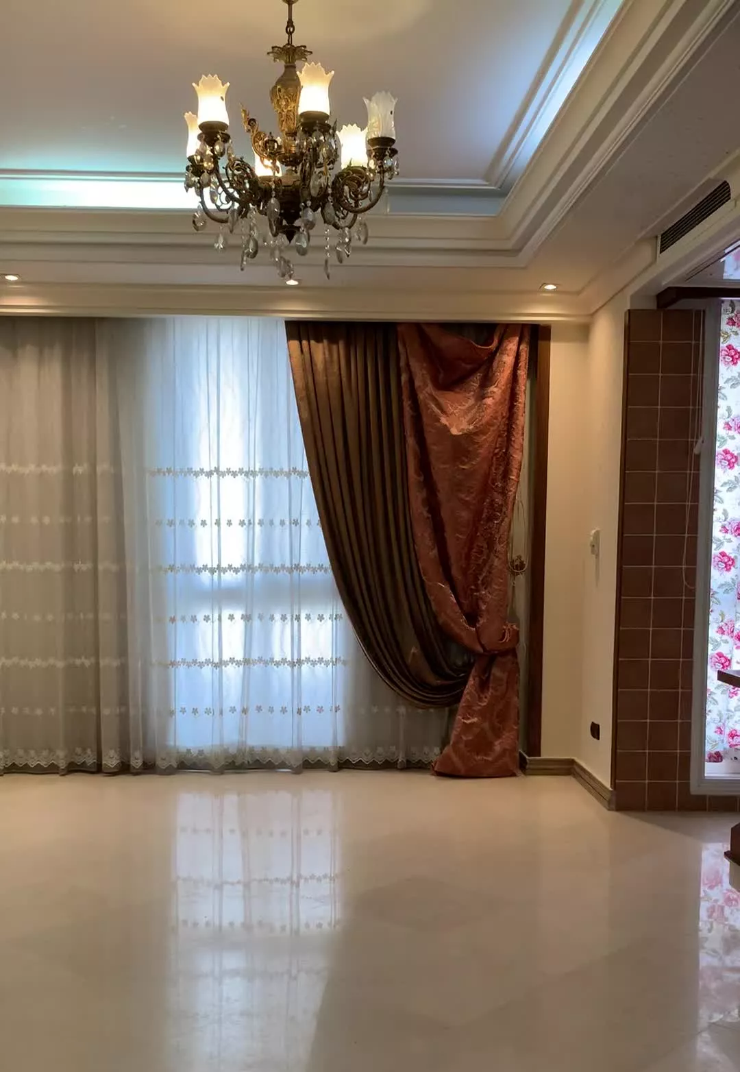 زعفرانیه ۲۰۰ متر ۳ خواب_تک واحدی_ ۲ پارکینگ