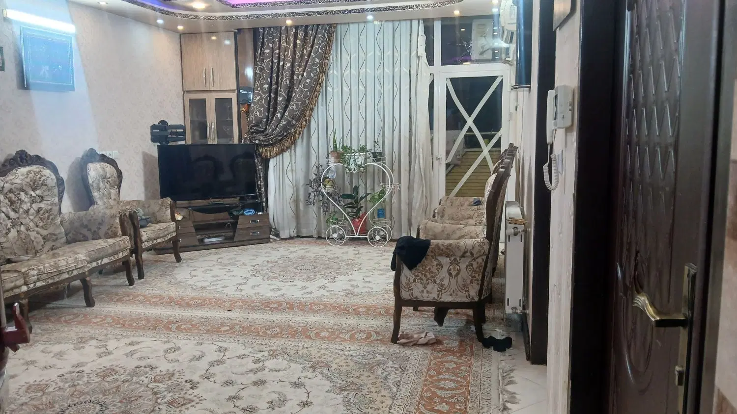واحد طبقه اول