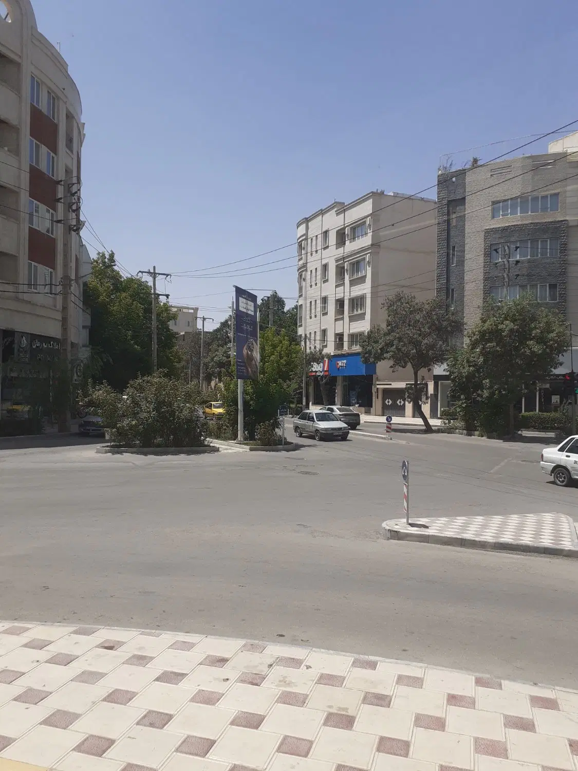 مغازه تجاری حاشیه جمهوری