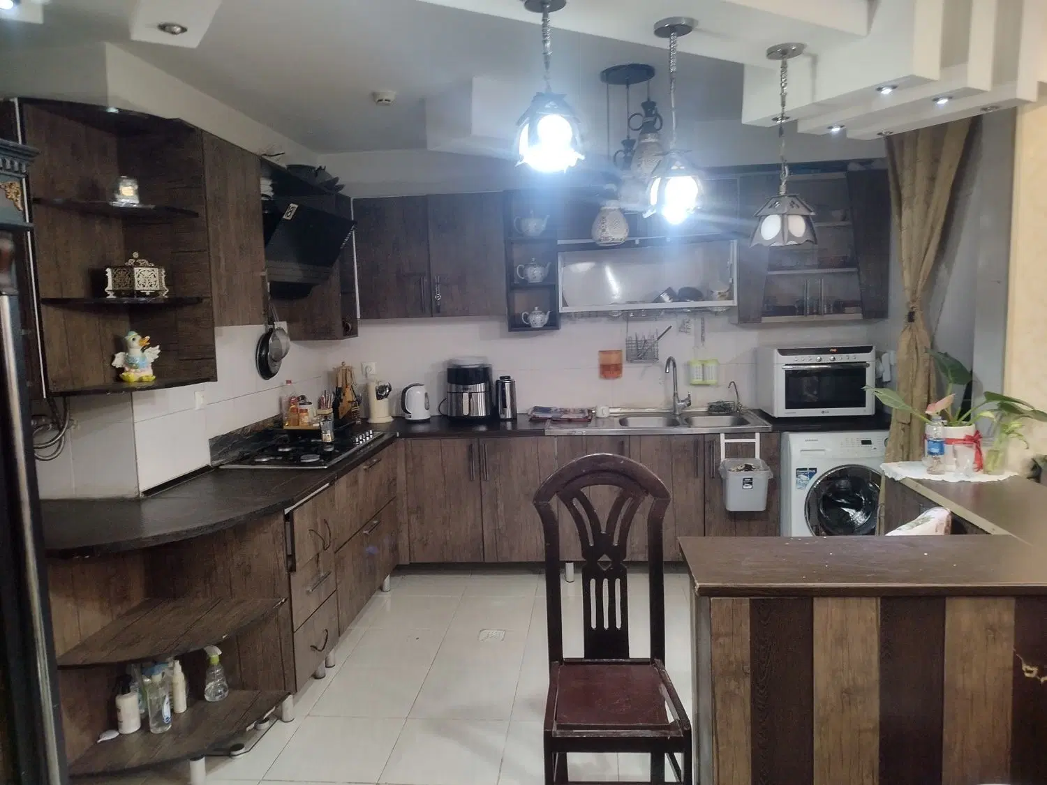 آپارتمان دو خوابه قیمت مناسب صدرا فاز یک