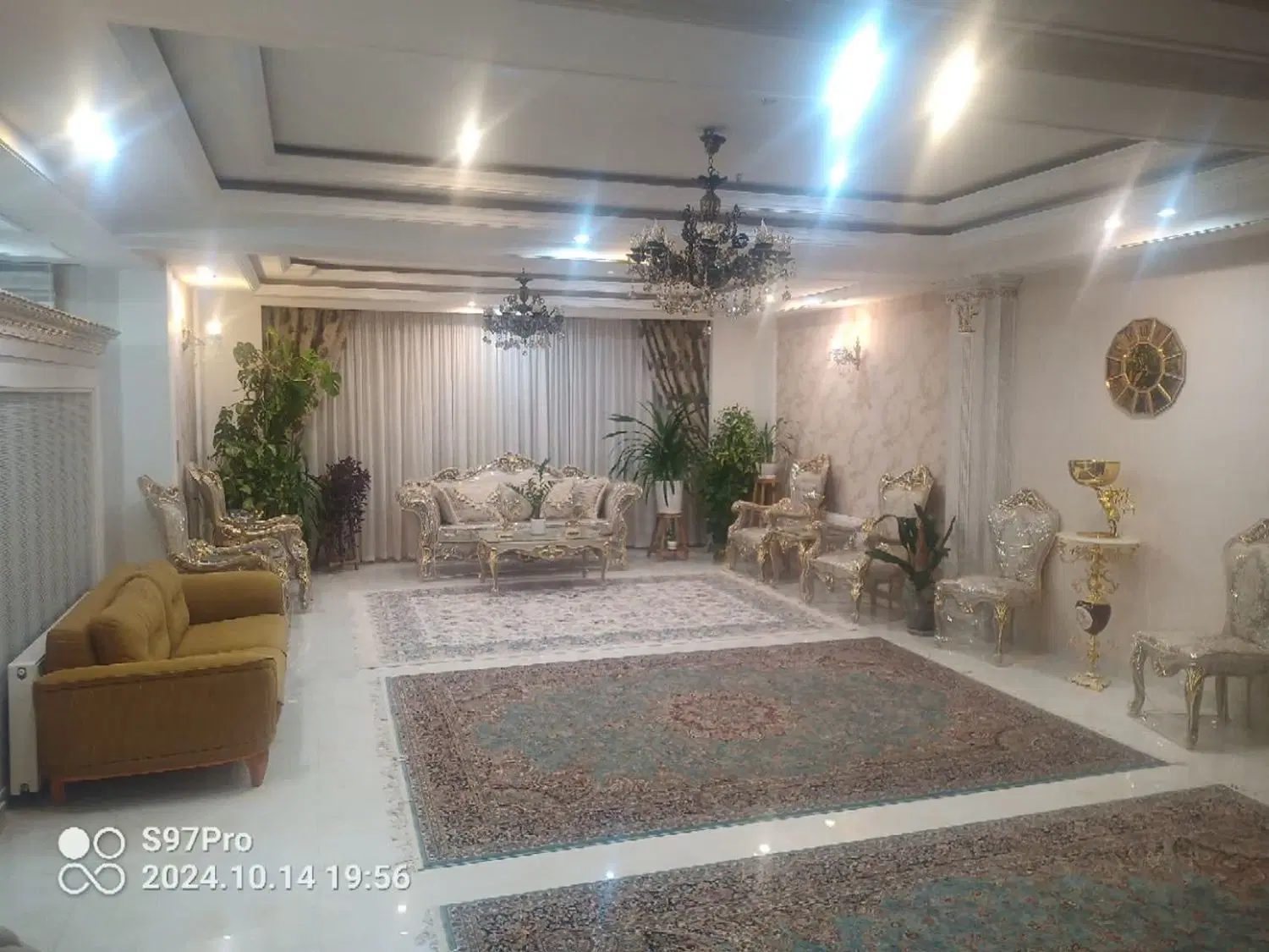 ۱۸۳ متر، سه خواب، سنددار، ابتدای فرامرز عباسی