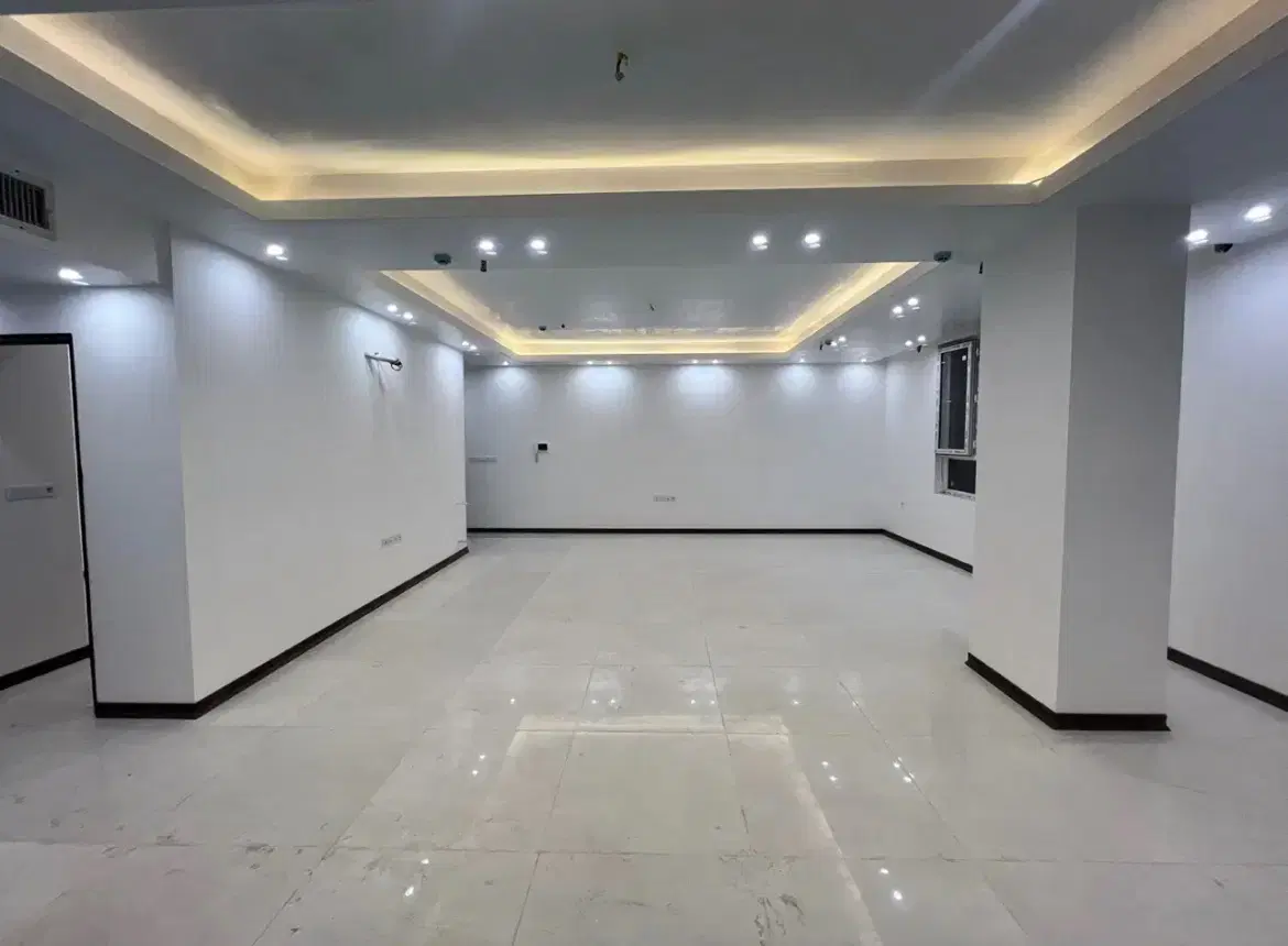 ابتدای خیابان بهشتی ۱۱۵متر ۲خوابه