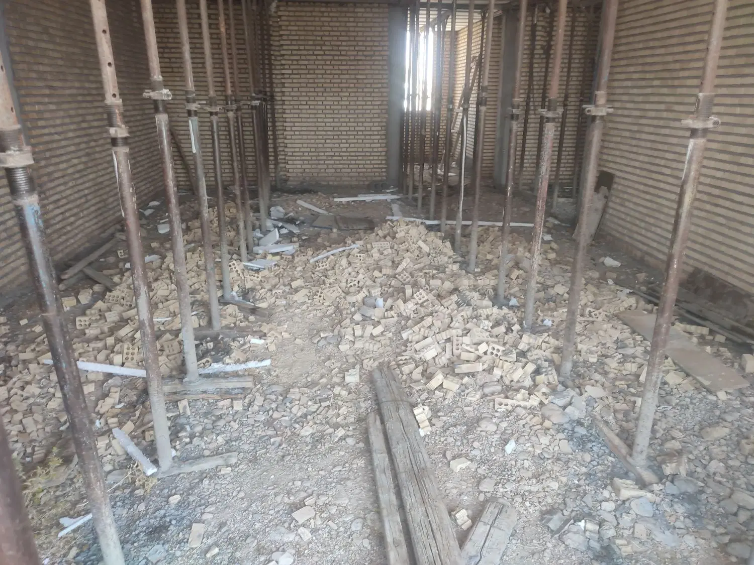 منزل نیمه کاره