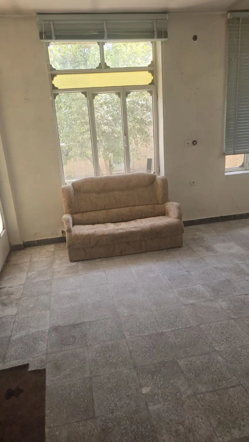 خانه دونبش دوطرف ساختمان