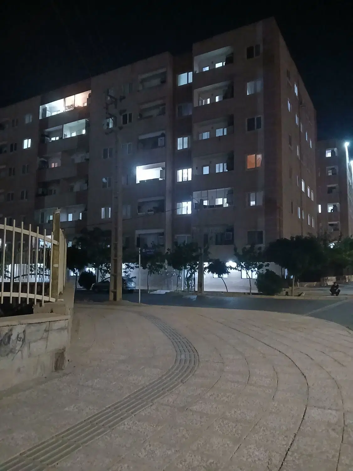 لوکشین عالی _ بلوک تمیز  واحد خوش نقشه
