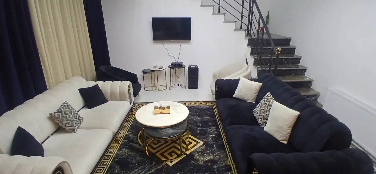 اجاره ویلادوبلکس استخرفوتبالدستی آلاچیق(بسیارتمیز)