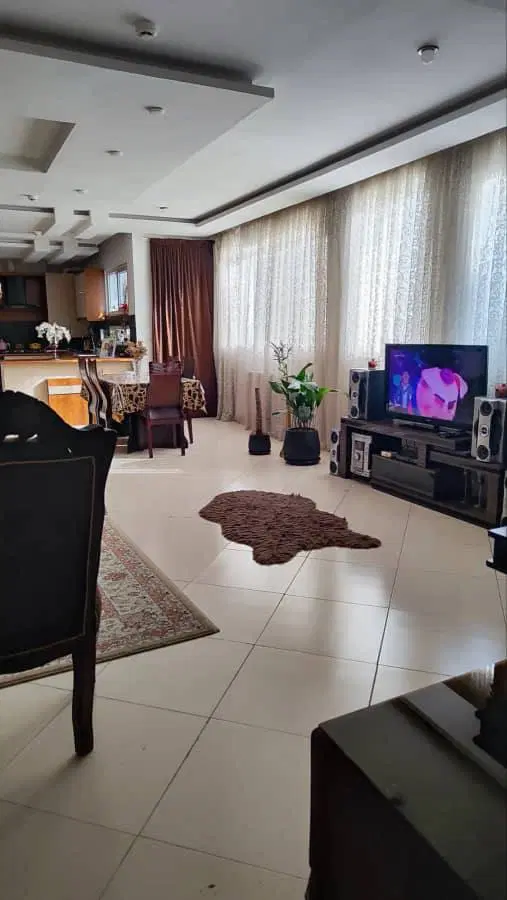 آپارتمان غرق در نور و انرژی