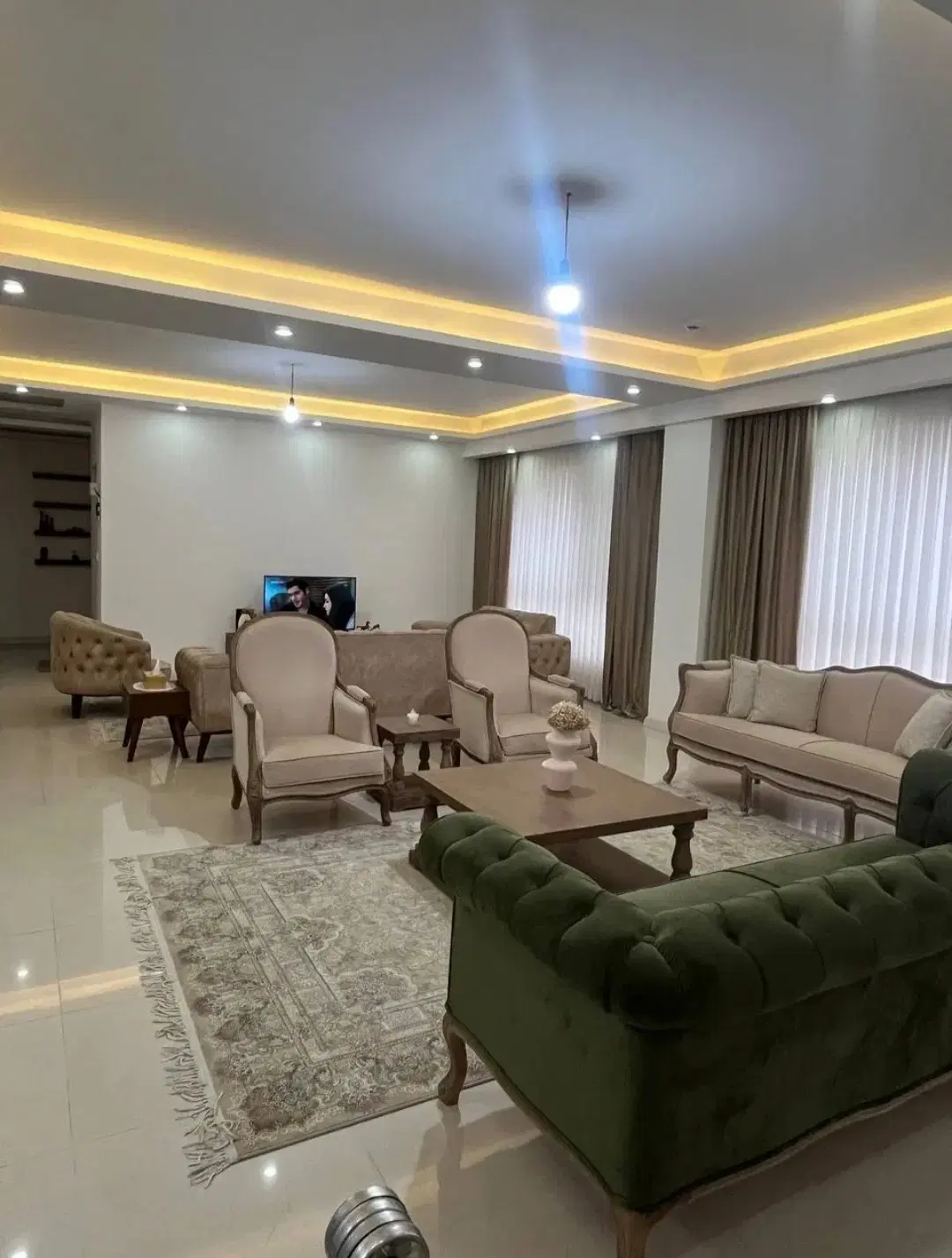 اجاره ۱۸۰ متر تک واحدی فول_۲ پارکینگ