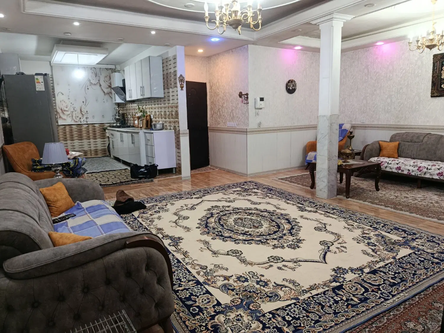 فروش یک واحد به متراژ ۹۸متر همکف