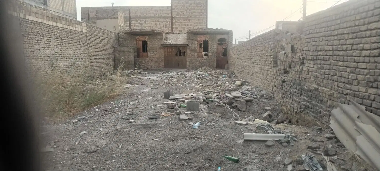 زمین لب خیابون کارگر (روبرو کارخونه فرش